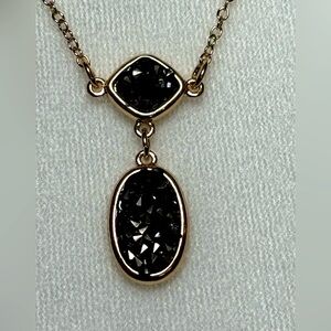 Avon Modern Glimmer Pendant Necklace. 18 inches long. Pretty. Comes with box.